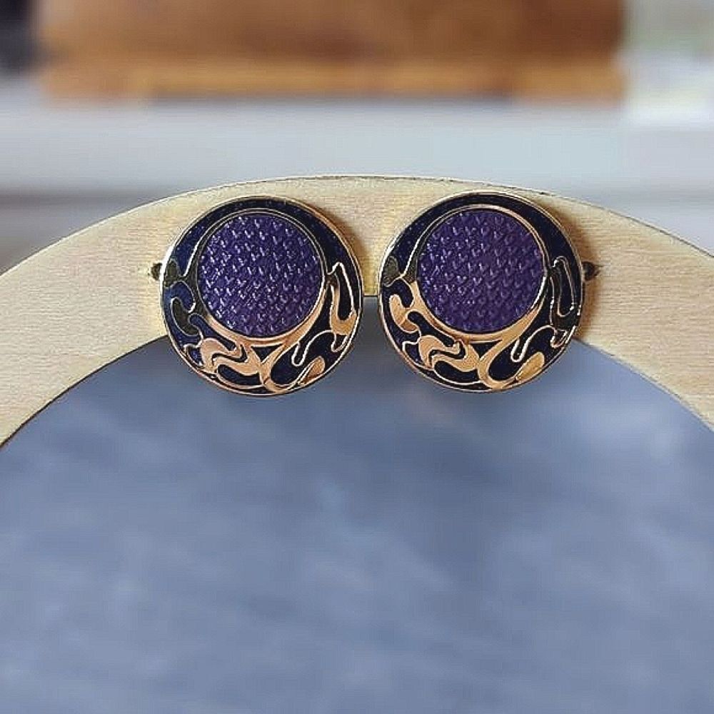 Vtg Roccoco© gold tone and textured two-tone purple circle studs
